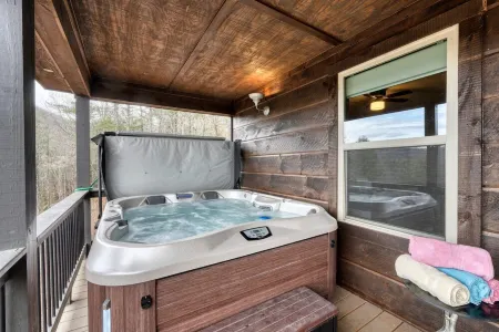 Oak and Antler Cabin - New Build, Mtn View, Hot Tub