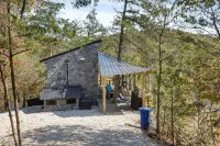 Cozy cabin in charming Eureka Springs with WiFi and AC - Alphydda