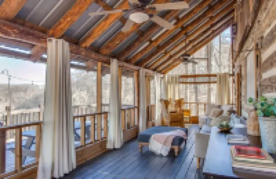 2 Cabins + Treehouse 50 Acres, FirePit, Sauna, Cold Plunge, Hot Tub, Petting Zoo