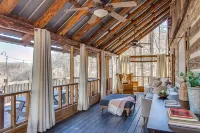2 Lux Cabins and Treehouse on 50 acres Stunning Lake Views, Fire Pit and Hot Tub