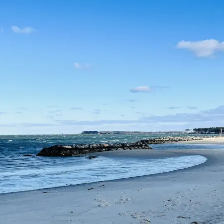 Cape Escape-Short Walk to Beach, Pet Friendly, Fenced Yard & Optional GC Rental
