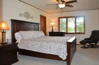 Tippy Cottage on the Lake Hotel a Plain Township