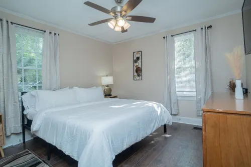 Serene Retreat: Charming 1BR/1BA Apt Close to DT