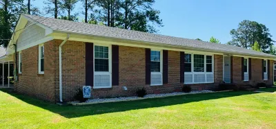 Jacksonville ranch house with perks! Hotels near Staples