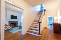 Stately historic 3bdr shore house near Cape Charles, boat parking, pet friendly