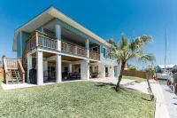 The Mermaid House on Key Allegro, waterfront, Open Bay views, sleeps 12-14 - 4-Star