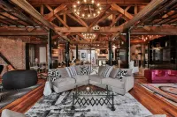 Bottled in Bond: Transportation Available/Center of Bourbon Trail/ Hgtv Location