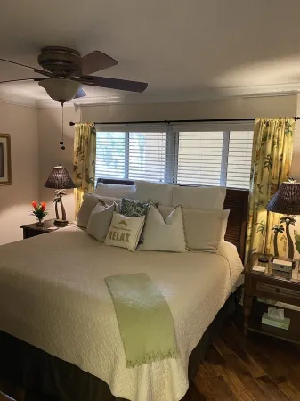 Beautiful 1 BR 1 Bath condo on intercoastal in Treasure Island