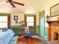 The Historic & Walkable Philadelphia Washington Square West 2 bed/2 bath Home