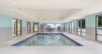 Holiday Inn Express & Suites Muncie Northwest by IHG Hotels in Muncie