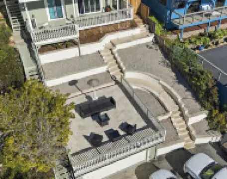 Gorgeous hillside home with ocean views!