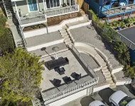 Gorgeous hillside home with ocean views!