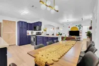 Stylish Boho Home-5Brs- amazing Pool-Patio- 2tvs- DeerPark Hotels in Deer Park