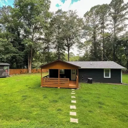Woodstock Charm- 2 Min to Downtown Woodstock & Pet Friendly!