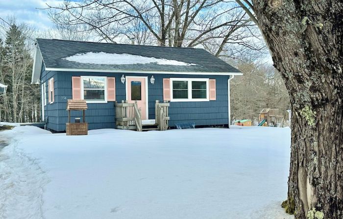 Newly Listed Cottage w/ Firepit 10 Min To Beach - Drive To Acadia & Bar Harbor!