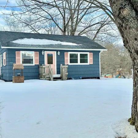 Newly Listed Cottage w/ Firepit 10 Min To Beach - Drive To Acadia & Bar Harbor!