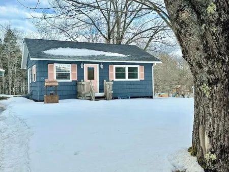 Newly Listed Cottage w/ Firepit 10 Min To Beach - Drive To Acadia & Bar Harbor!
