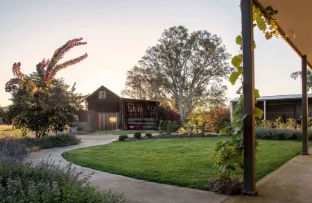 Two Rivers Lodge on the Goulburn River Acheron Отели в г. Александра