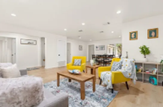 Luxury Newly Renovated Home w/Private Pool+Fire Pit+BBQ Near Downtown&Airport