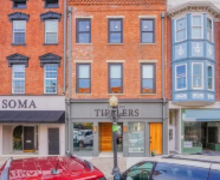 The Addison- Luxury Townhome w/ Rooftop Patio