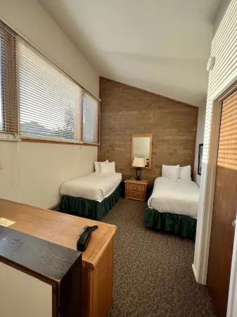 Cozy Condo with Bald Mountain Views & Top-Notch Location—Stay & Play