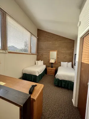 Cozy Condo with Bald Mountain Views & Top-Notch Location—Stay & Play