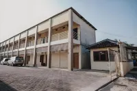 RedDoorz near RS Imanuel Hotel di Sukabumi Indah