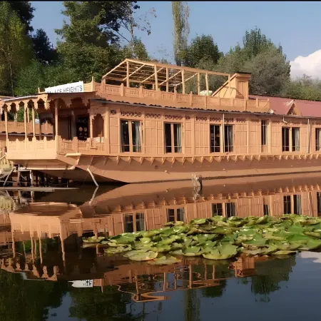 Palace Heights Houseboats
