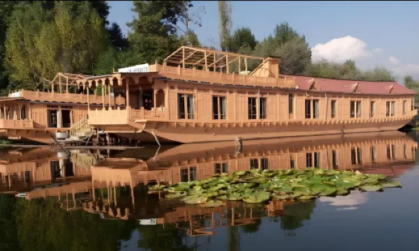 Palace Heights Houseboats
