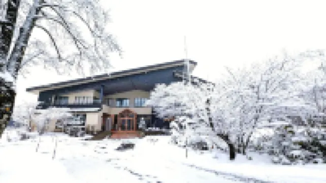 Holiday House Green Garden