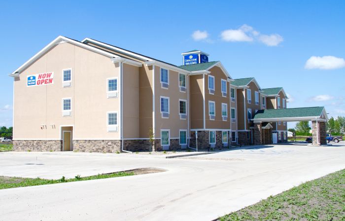 Cobblestone Hotel & Suites - Devils Lake