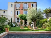 La Maison Rouge d'Uzes B&B