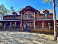 New Cabin/Private Pickleball Court/Hot Tub/Firepit/Foosball/Fireplace/Families