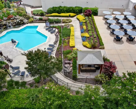 ダブルツリー バイ ヒルトン ホテル プレザントン アット ザ クラブ プレザントンのホテル