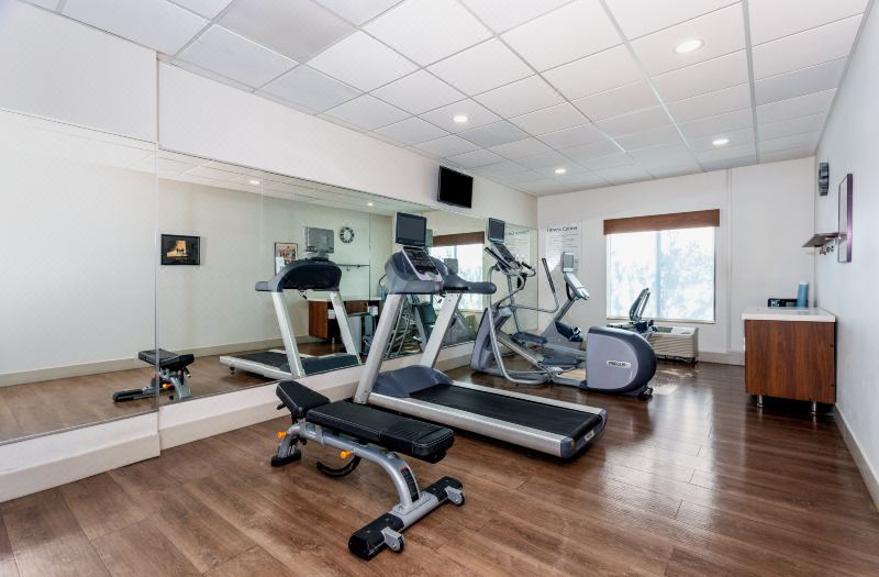 Holiday Inn Express & Suites Orlando - International Drive by IHG photo 5