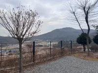 Anseong Yongseol Lake Tourist Farm