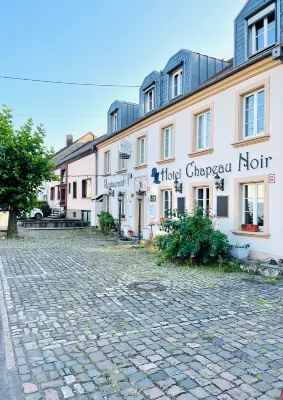 Uno Hotel Chapeau Noir Hôtels à : 