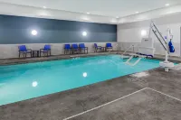 Holiday Inn Express & Suites Rice Lake by IHG - Pool