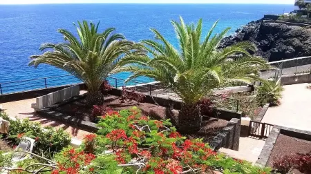 Precioso Apartamento con Piscina Junto al mar