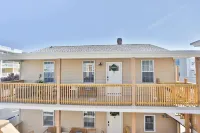 Fully Renovated 3 Bedroom 2 Bath  Apartment 1.5 Blocks from the Beach - 4-Star