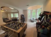 Spacious Yosemite Lodge –Arcades + EV Charger + 3B2B + Private 1 Acre +Game Room - 4 星級