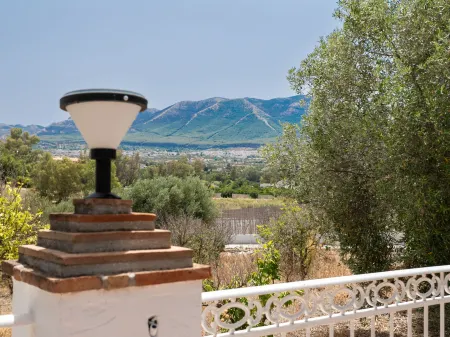 Sacre Отели рядом с достопримечательностью «Mini-Camping Ardalejo / Call first - reservation only!»