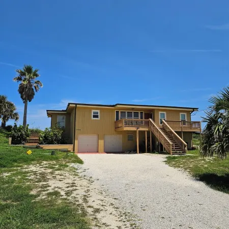 Direct Oceanfront & Private, Dog Friendly, 2Br House, Spring & Summer 2026 Avail