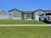 3 BDRM LAKE HOUSE OF BOCA RATON HEATED POOL TIKI HUT AND GOLFING PUTTING GREEN Hotels near First Baptist Church Delray Beach