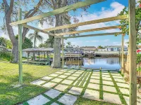 Stunning Waterfront Resort-style Experience!