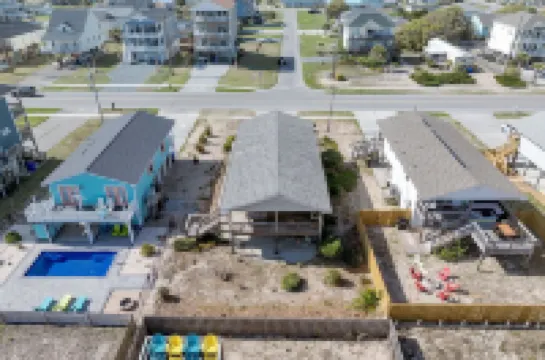 Spacious 4BR, Near Surf City Beach