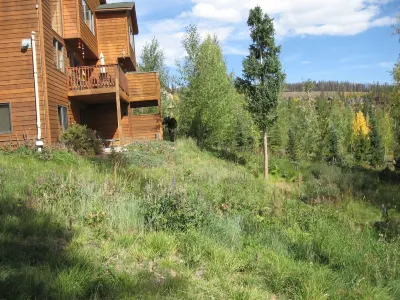 Vacation with vistas that feel like a backyard! Hotels in 