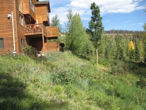 Vacation with vistas that feel like a backyard!