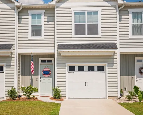 Clean New Townhome: Comfort and Convenience Await! Hotels in Pender County