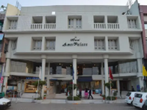 Hotel Amer Palace Hotels near Taj Mahal Palace